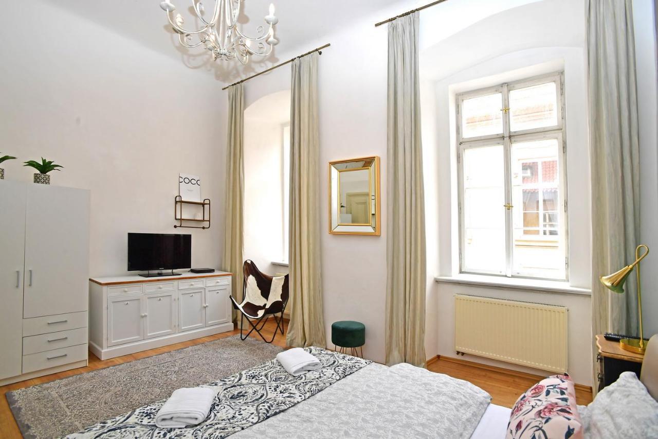 Lovely Little Cosy Apt In Prague Ngoại thất bức ảnh