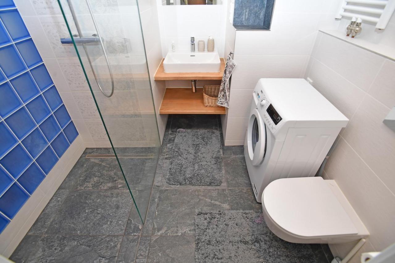 Lovely Little Cosy Apt In Prague Ngoại thất bức ảnh