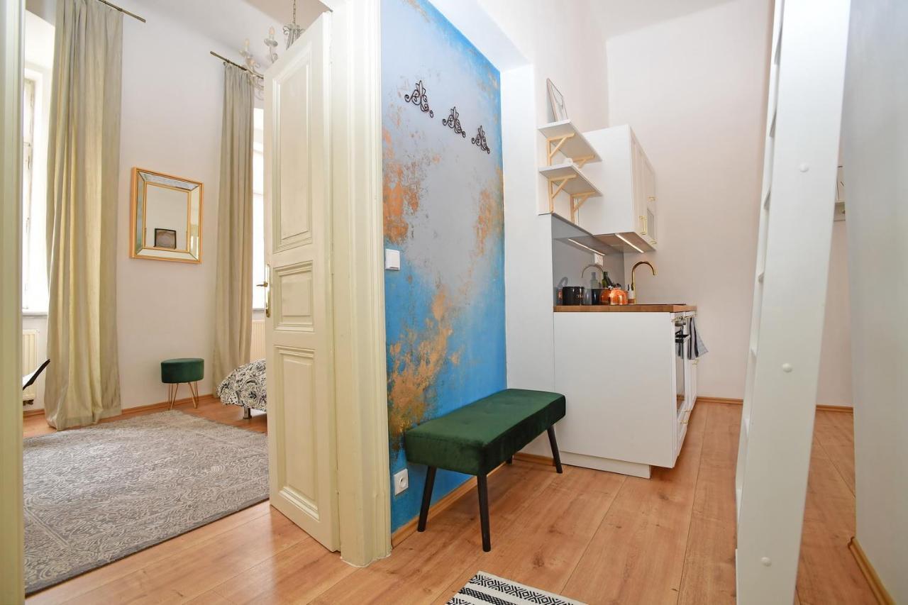 Lovely Little Cosy Apt In Prague Ngoại thất bức ảnh